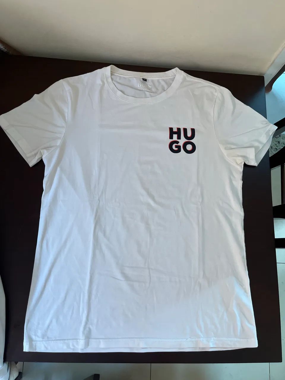 Camiseta branca da Hugo Boss
