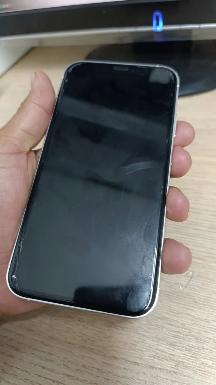 Vendo iPhone XR na carcaça do 17 pro 64gb - Foto 2