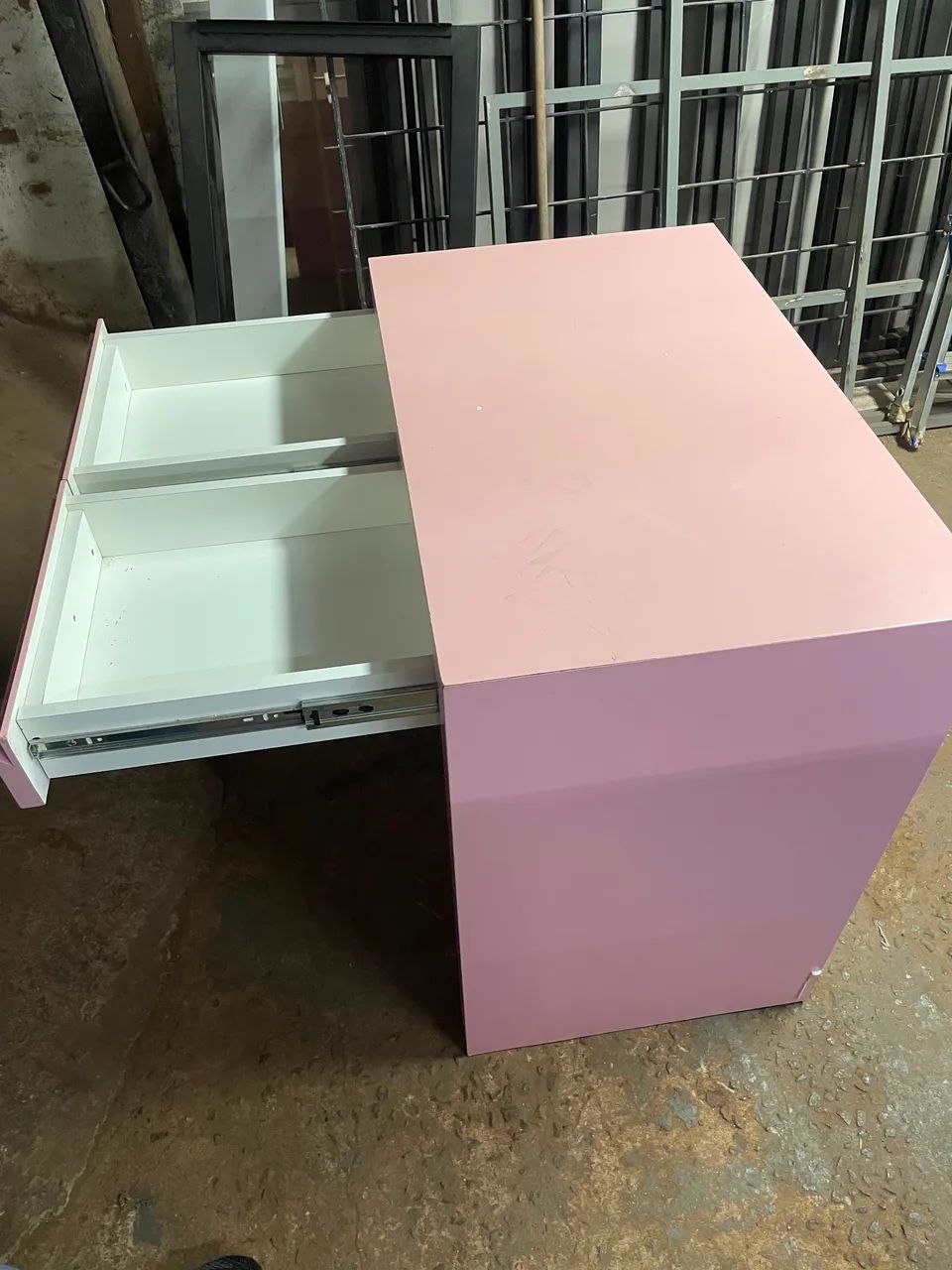 Mesa, penteadeira, escrivaninha rosa - Foto 4