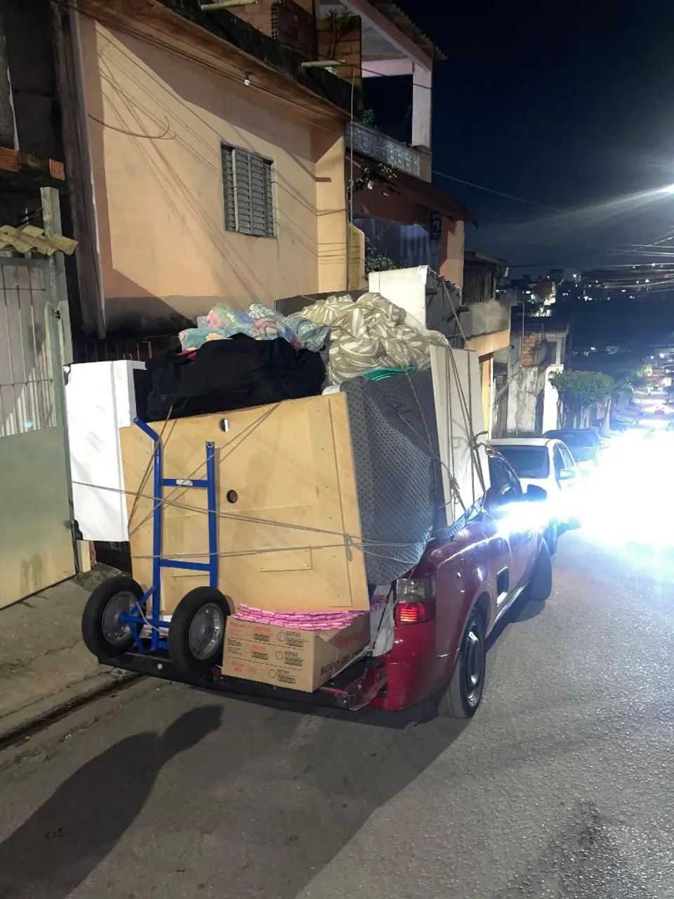 Frete e mudanças e montagens de móveis  - Foto 2