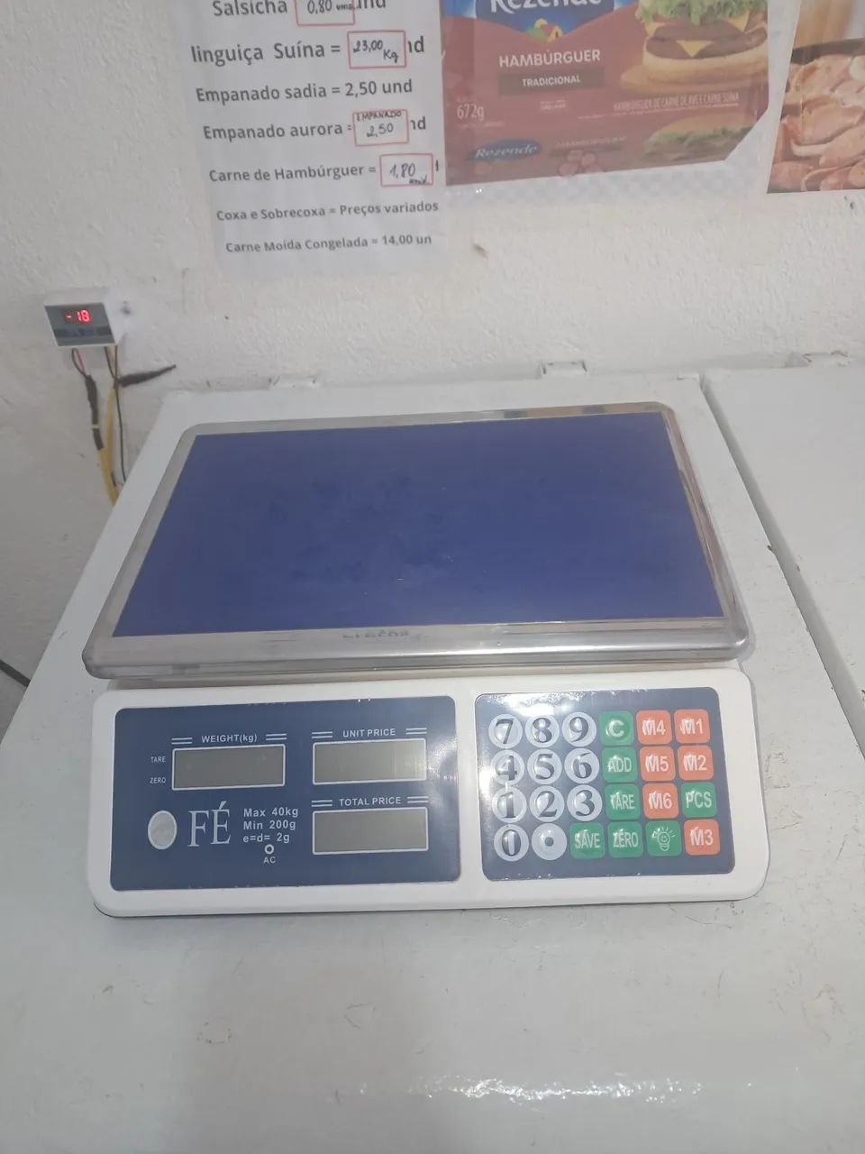 Vendo frizer. Expositor e prateleiras. Balança e balcão de atendimento. - Foto 3