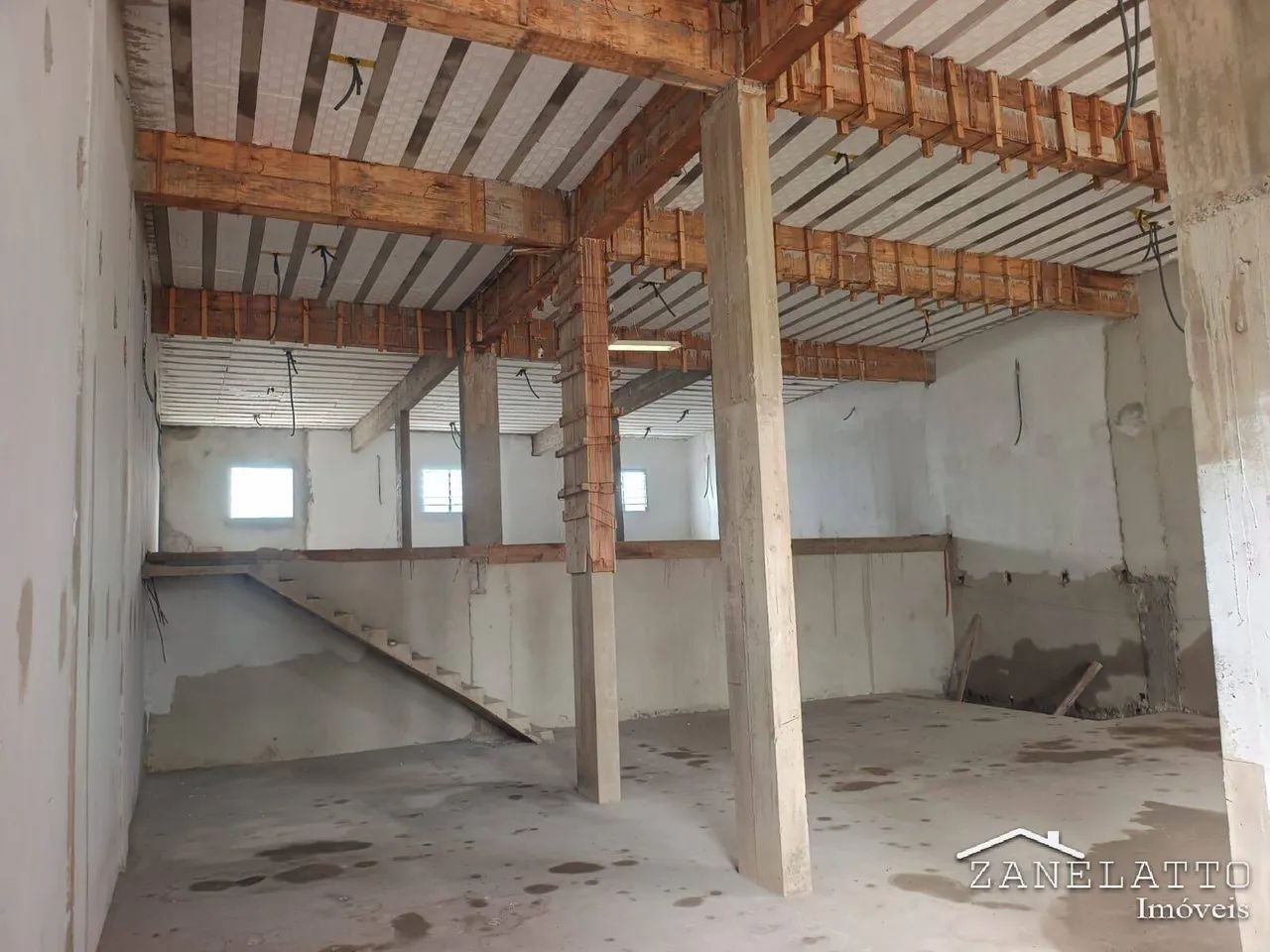GALPÃO 350 M2 COM MEZANINO - REGIÃO DO CAMPO LIMPO - Foto 2