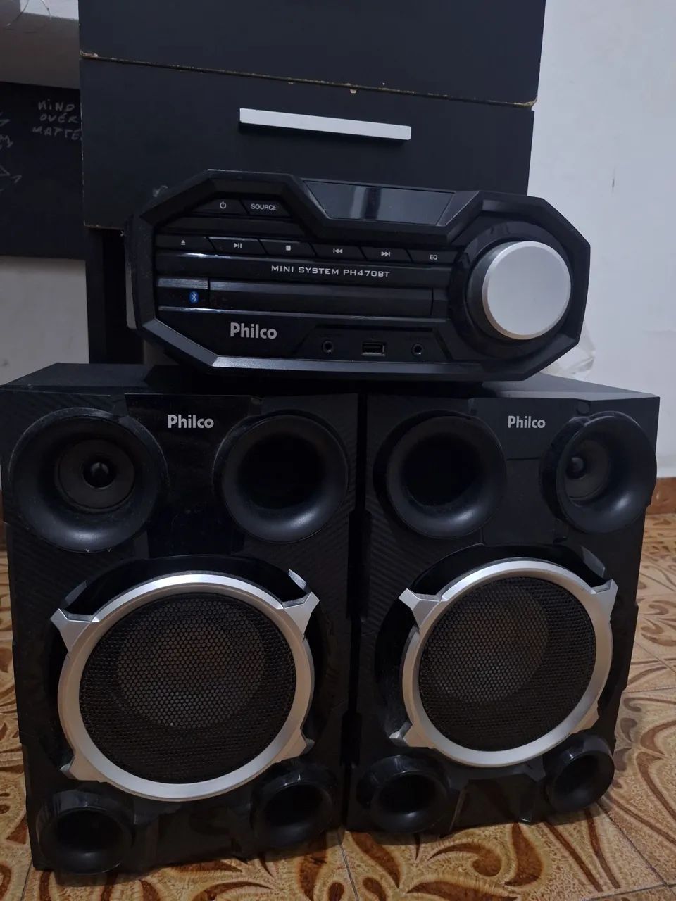 Caixa de som PHILCO em excelente estado