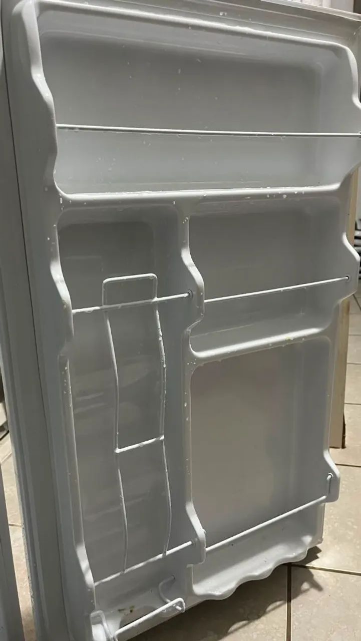 frigobar Midea 124 litros em perfeito estado - Foto 4