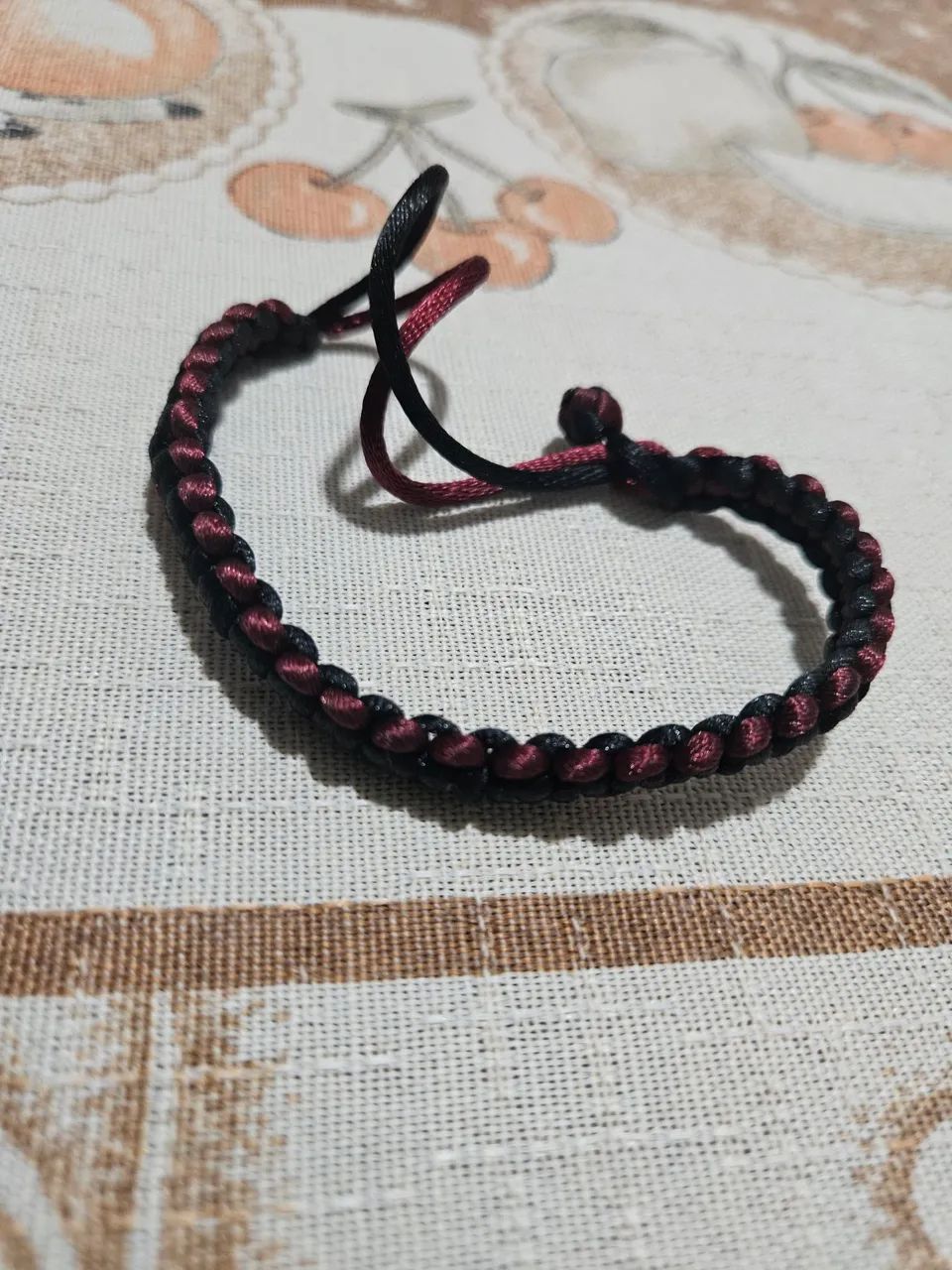 Pulseira Macrame de Cetim Várias Cores Sob Encomenda - Foto 2