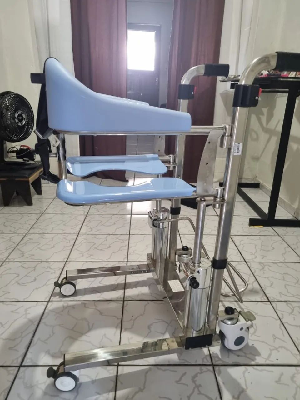 Cadeira de transferência de pacientes com dificuldade para se locomover - Foto 3