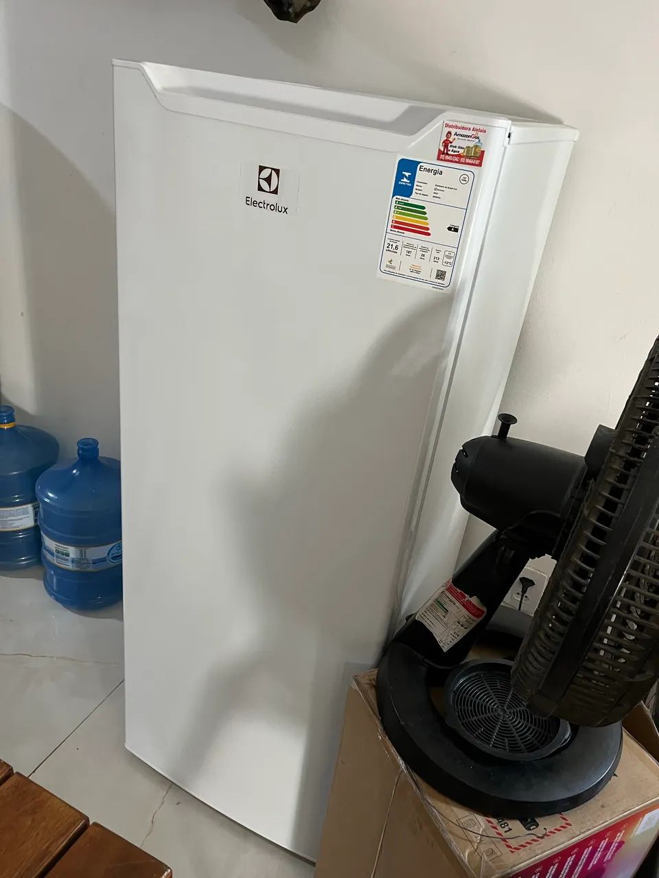 Geladeira Eletrolux 213L Nova