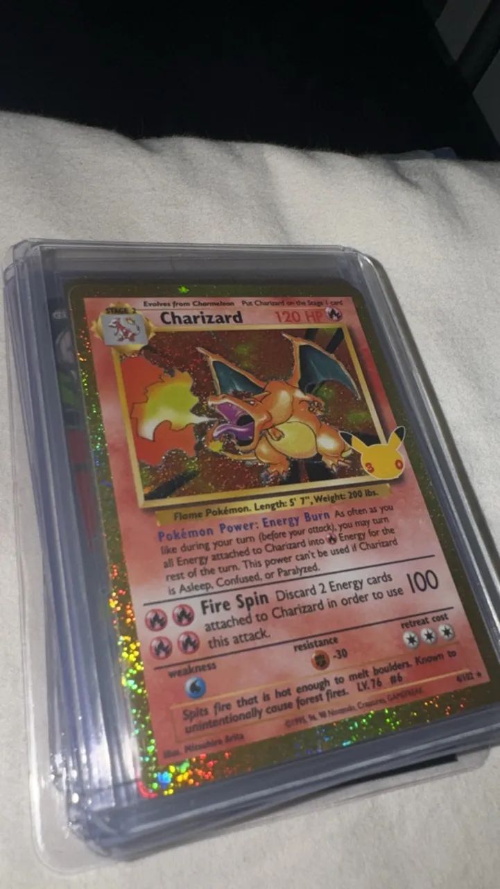 CHARIZARD 30 ANOS