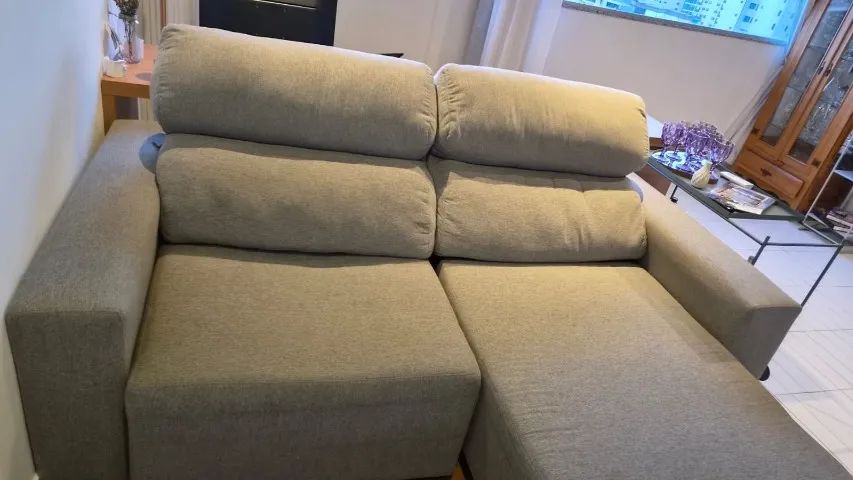 Sofá Retrátil Cinza em Linho 2,20m - Excelente Estado | Lindo e Confortável - Foto 4