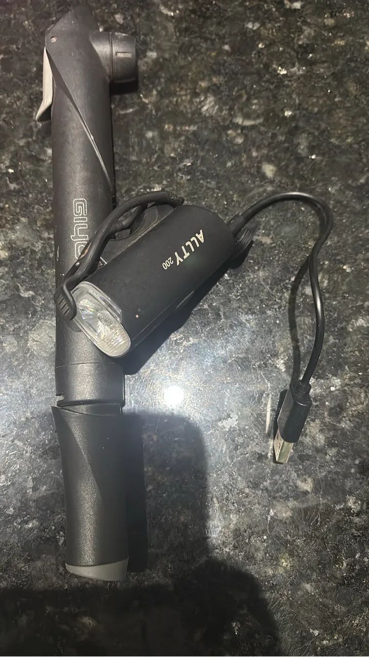 Bomba de Ar / Laterna