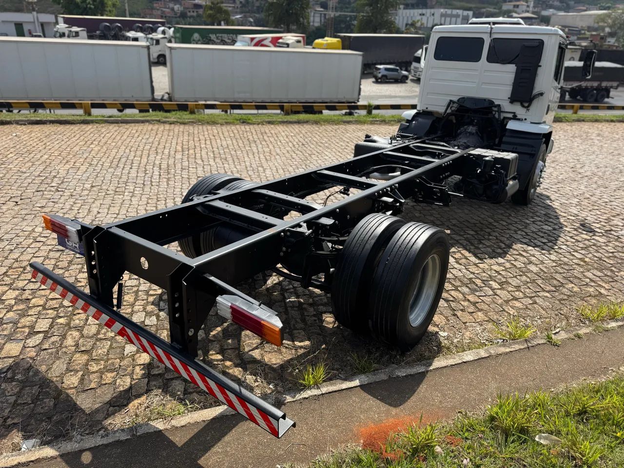 CAMINHÃO MB 1718 TOCO NO CHASSIS EXTRA!!! - Foto 4