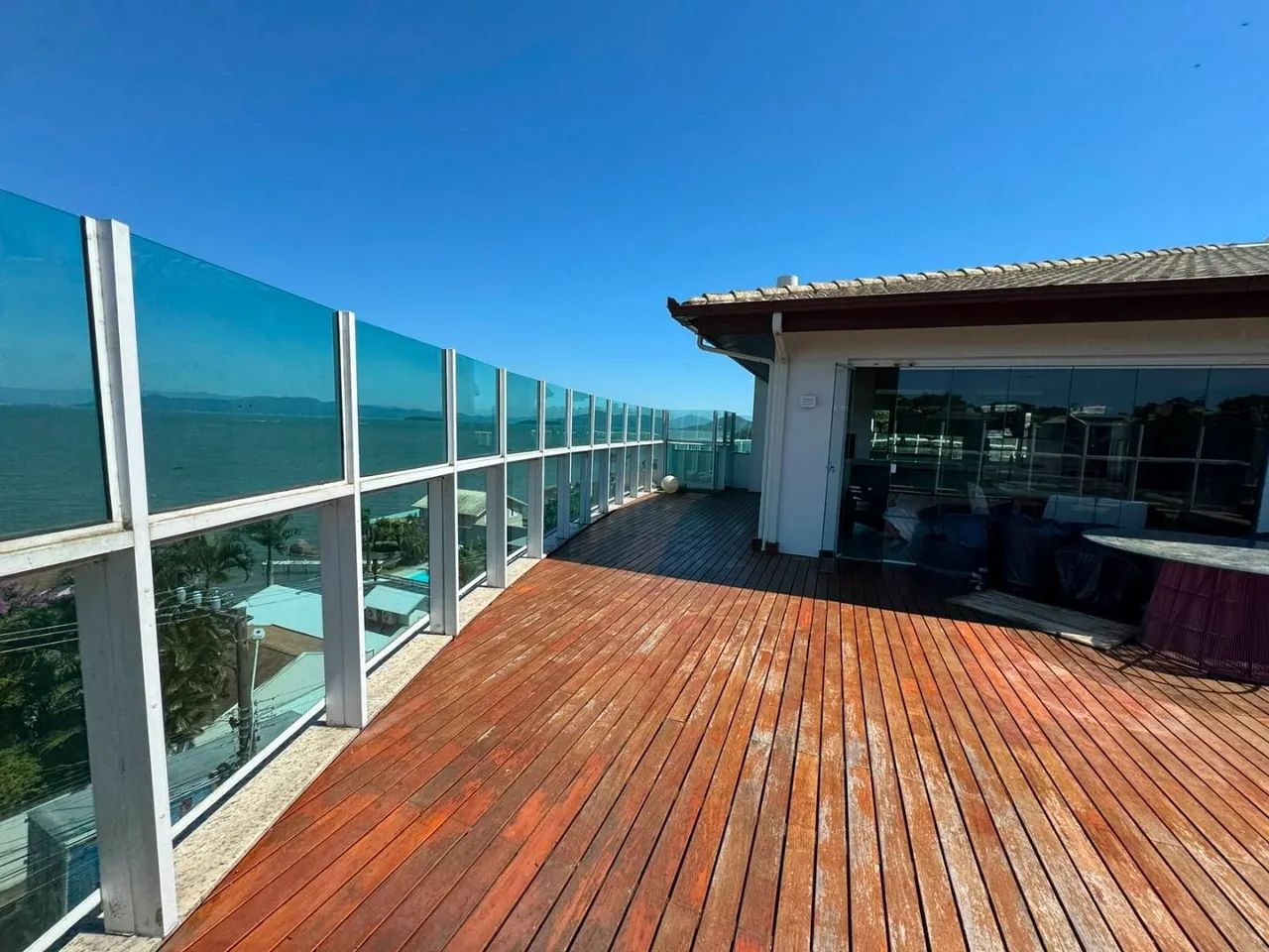 Cobertura Duplex com 4 suítes, Vista Mar e 3 vagas - Cacupé, em Florianópolis. - Foto 3