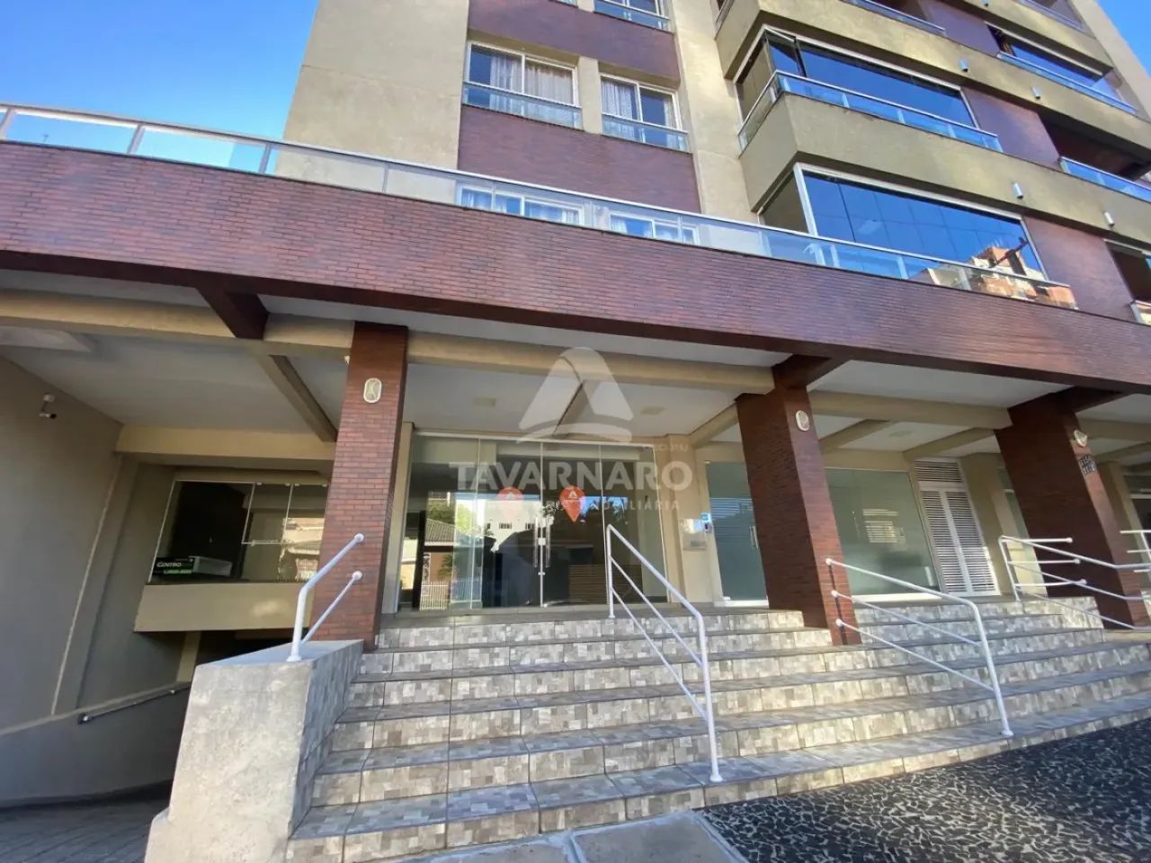 Imóvel Comercial em Edifício, Ampla e Bem Localizada!