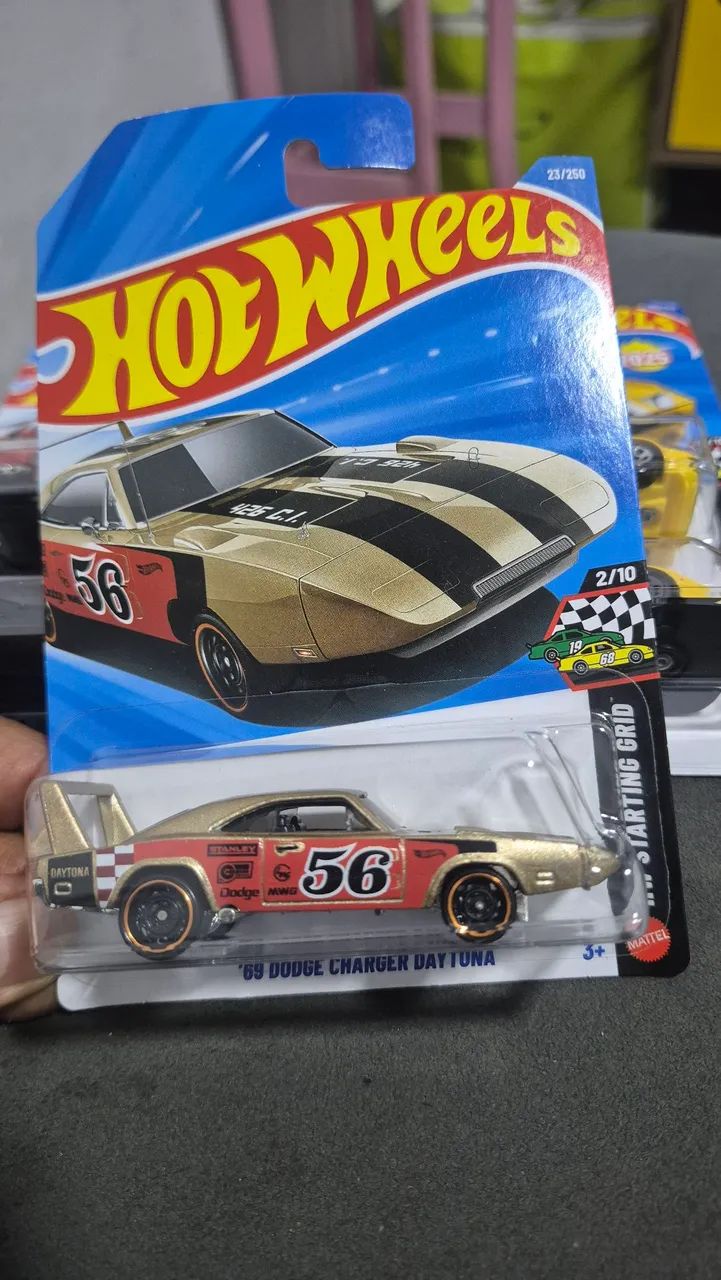Pack 1 de Ferrari + 1 mini de brinde charger - Foto 5