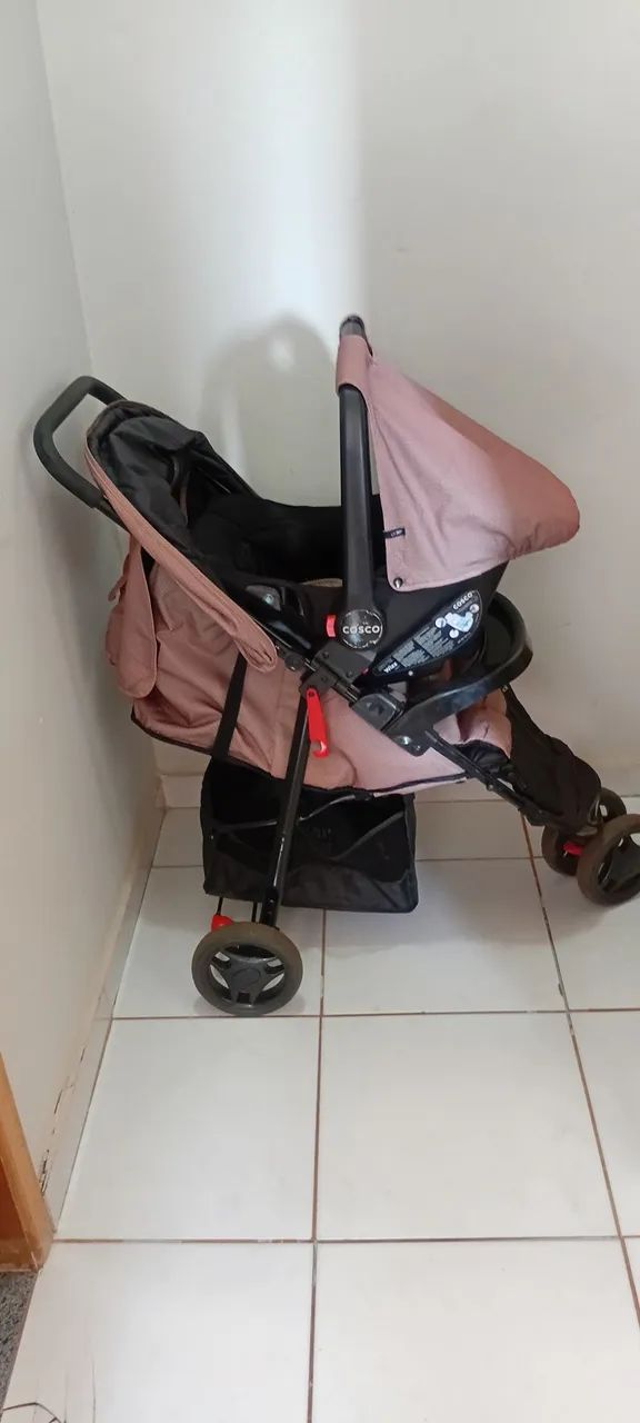Carrinho com bebê conforto Cosco - Foto 3