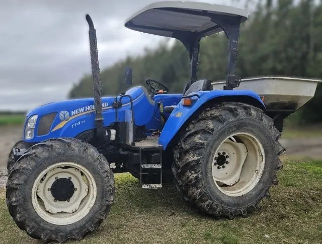 Trator New Holland TT4.75