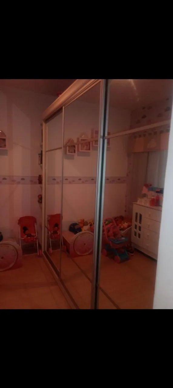 Vendo guarda roupa, 3 portas de correr, com espelho!!!