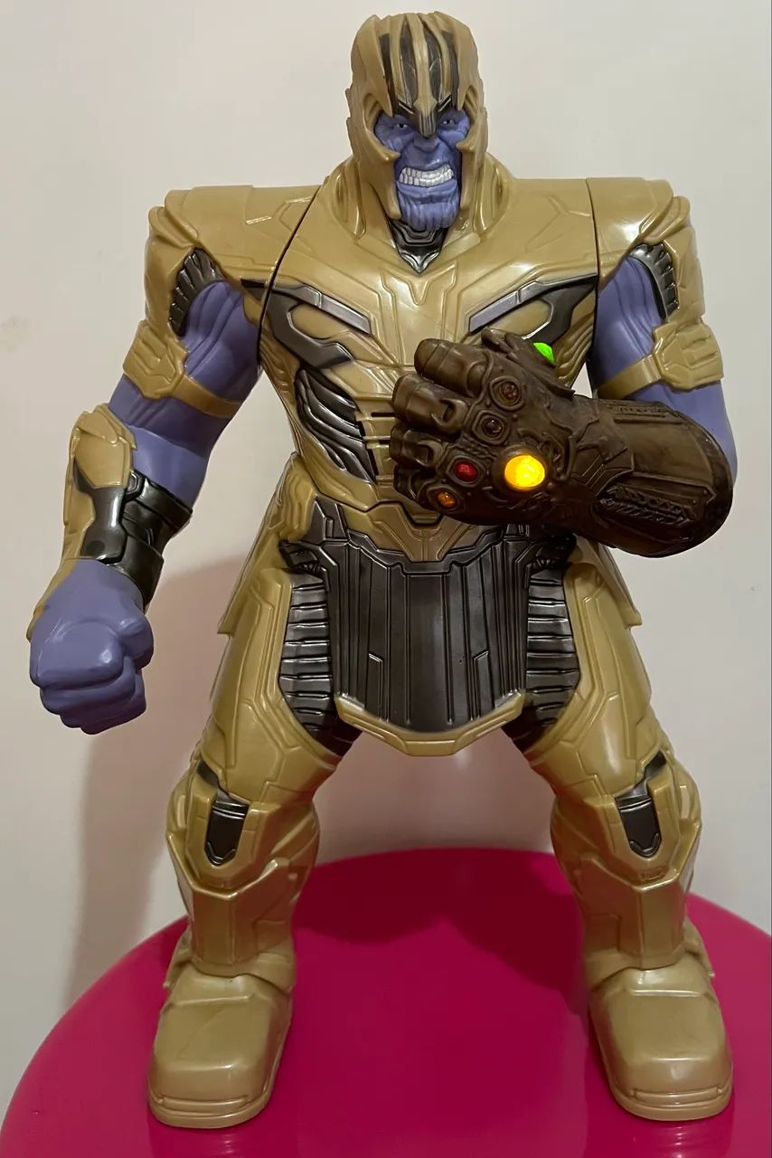 Boneco Thanos 35cm com sons e luzes Hasbro  - Foto 3