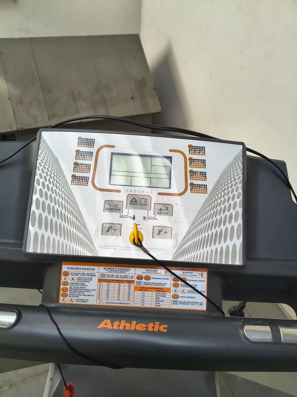 Esteira ergométrica Athletic Advanced 520ee  - Foto 2