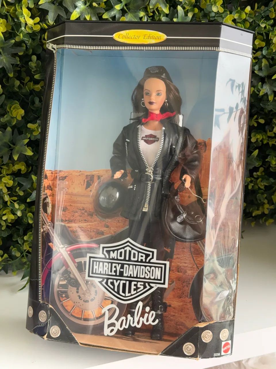 Boneca Barbie collector harley davidson lacrada  - Foto 3