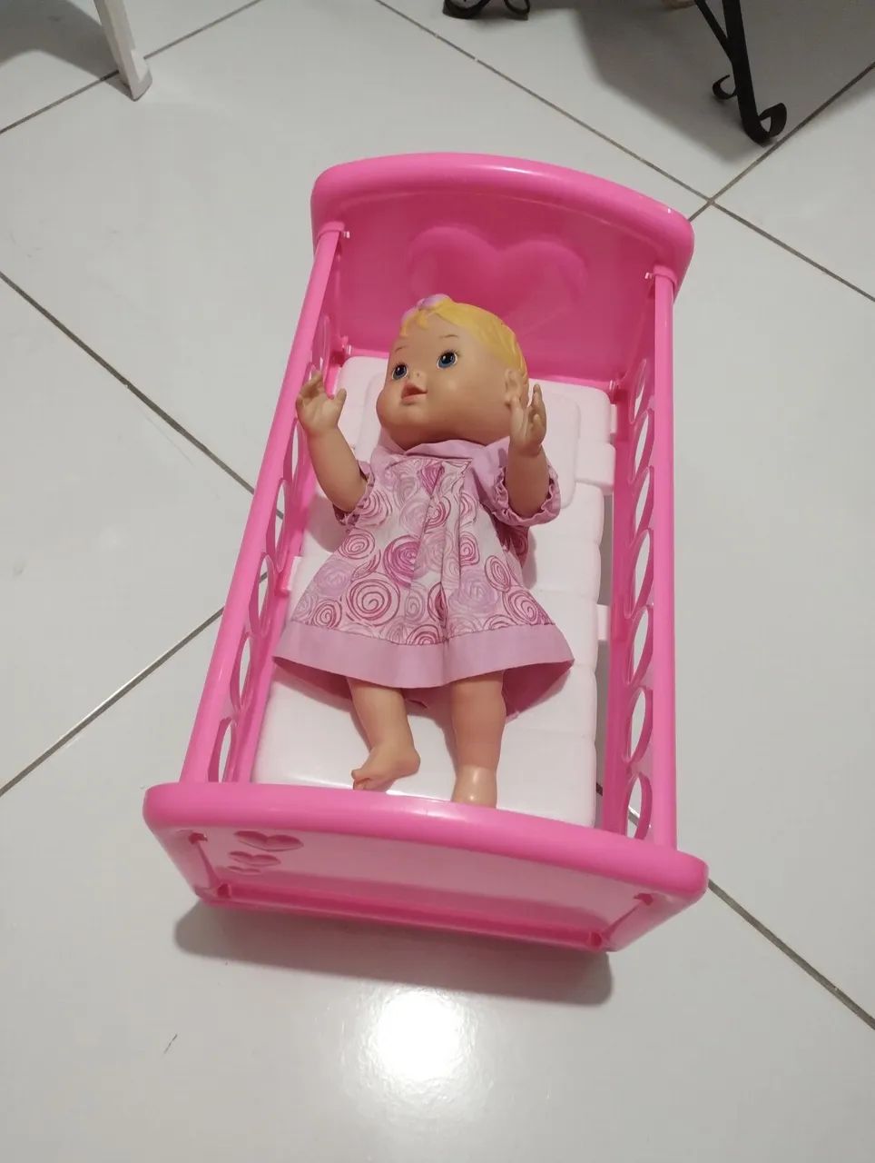 Berço infantil acompanha a boneca  - Foto 4