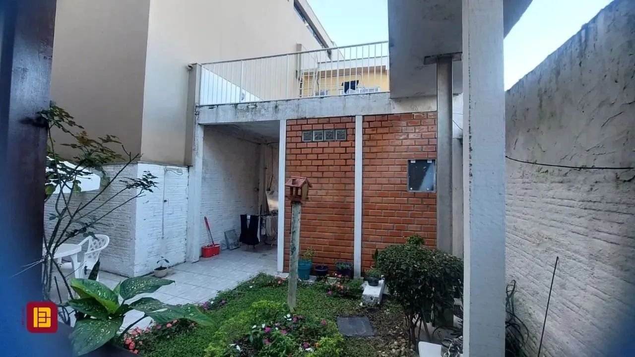Vende-se uma edificação no centrinho da Lagoa Da Conceição, com 8 quartos - Foto 5