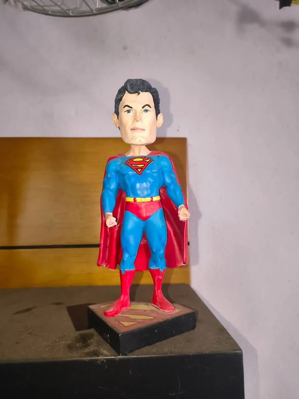 SUPERMAN NECA HEAD KNOCKER - DC COMICS - COLECIONÁVEL 20 CM - Foto 3