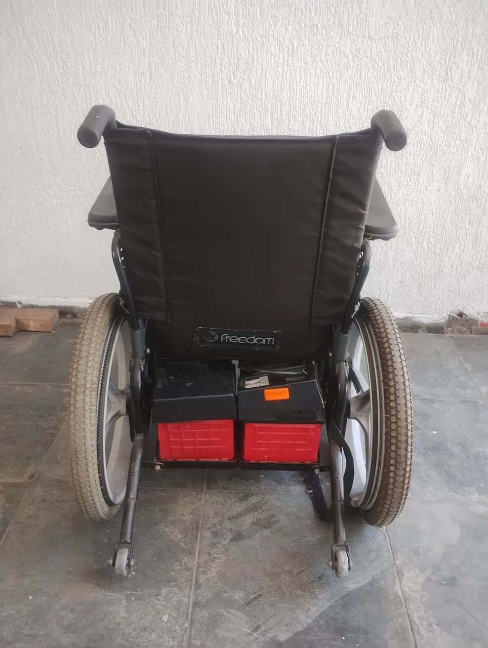 Cadeira de Roda Motorizada  - Foto 3
