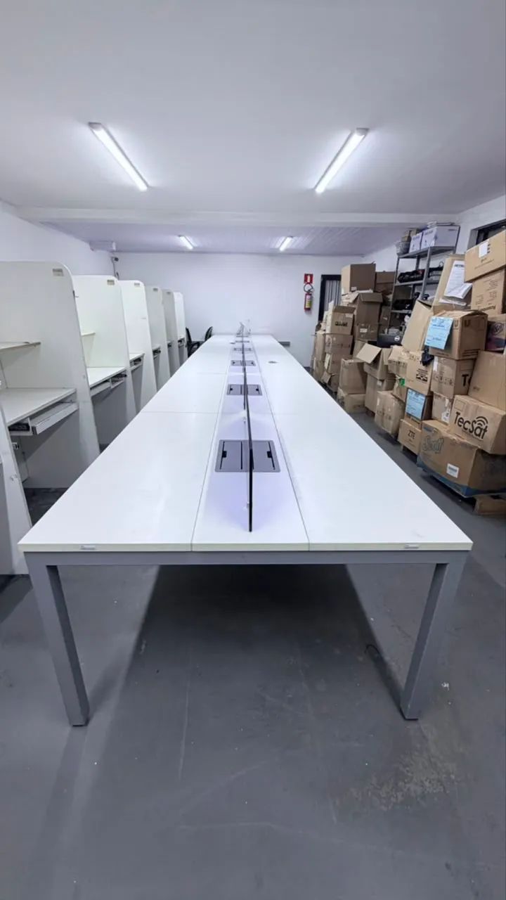 Estação de trabalho com 12 lugares 