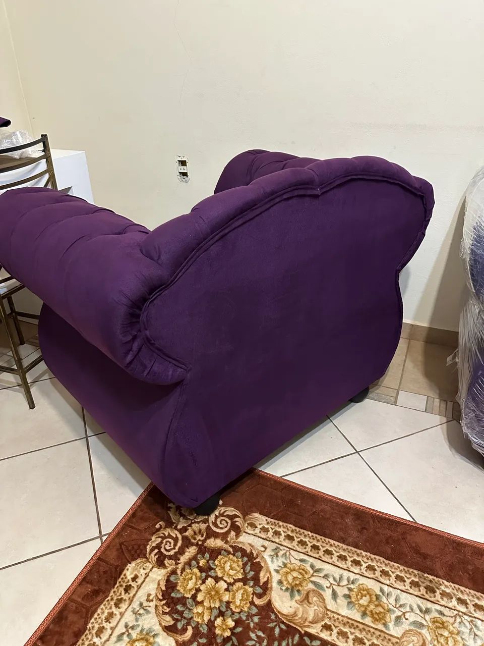 Poltrona Chesterfield Roxo profundo  - Foto 3