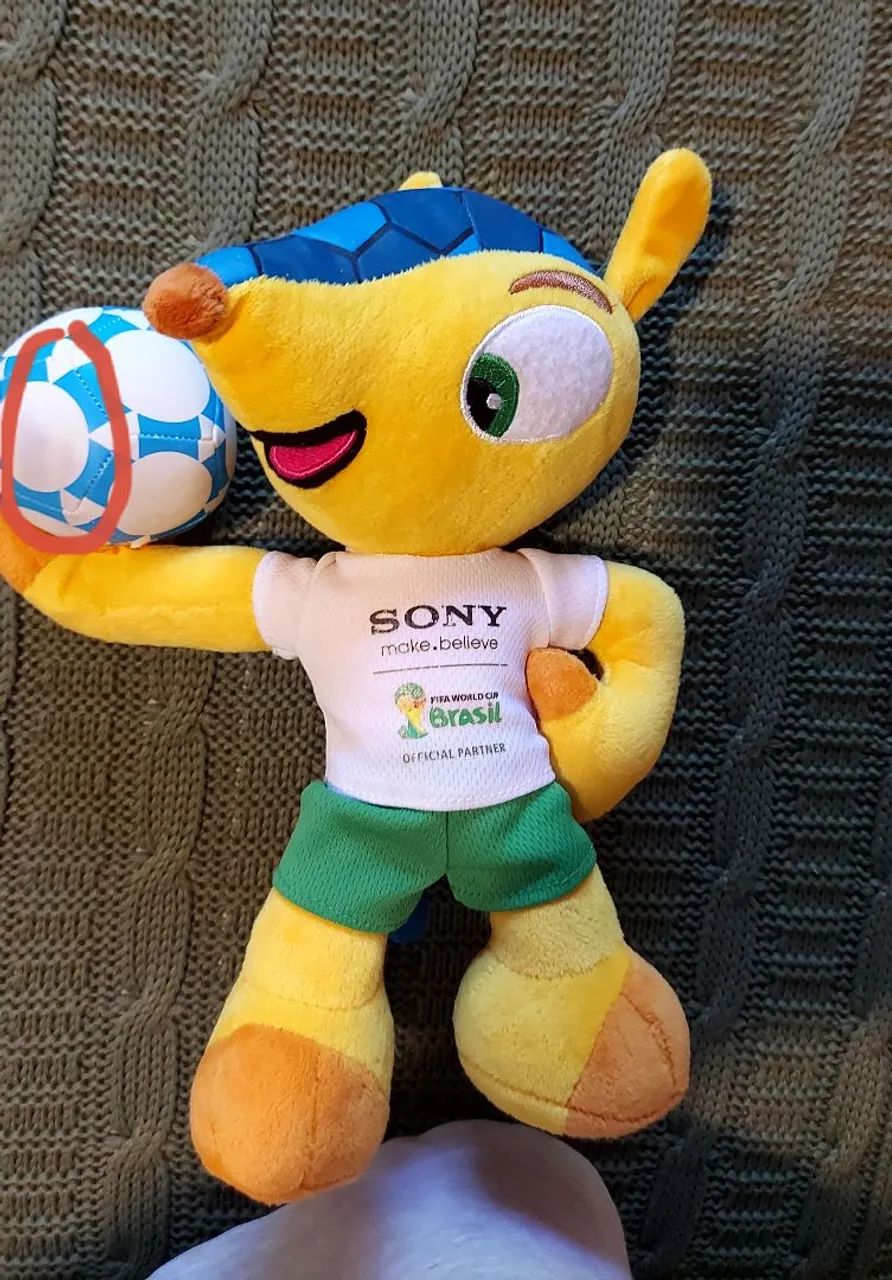 Boneco Fuleco e  Boneco Vinicius  Olimpiadas em pelucia usados - Foto 4
