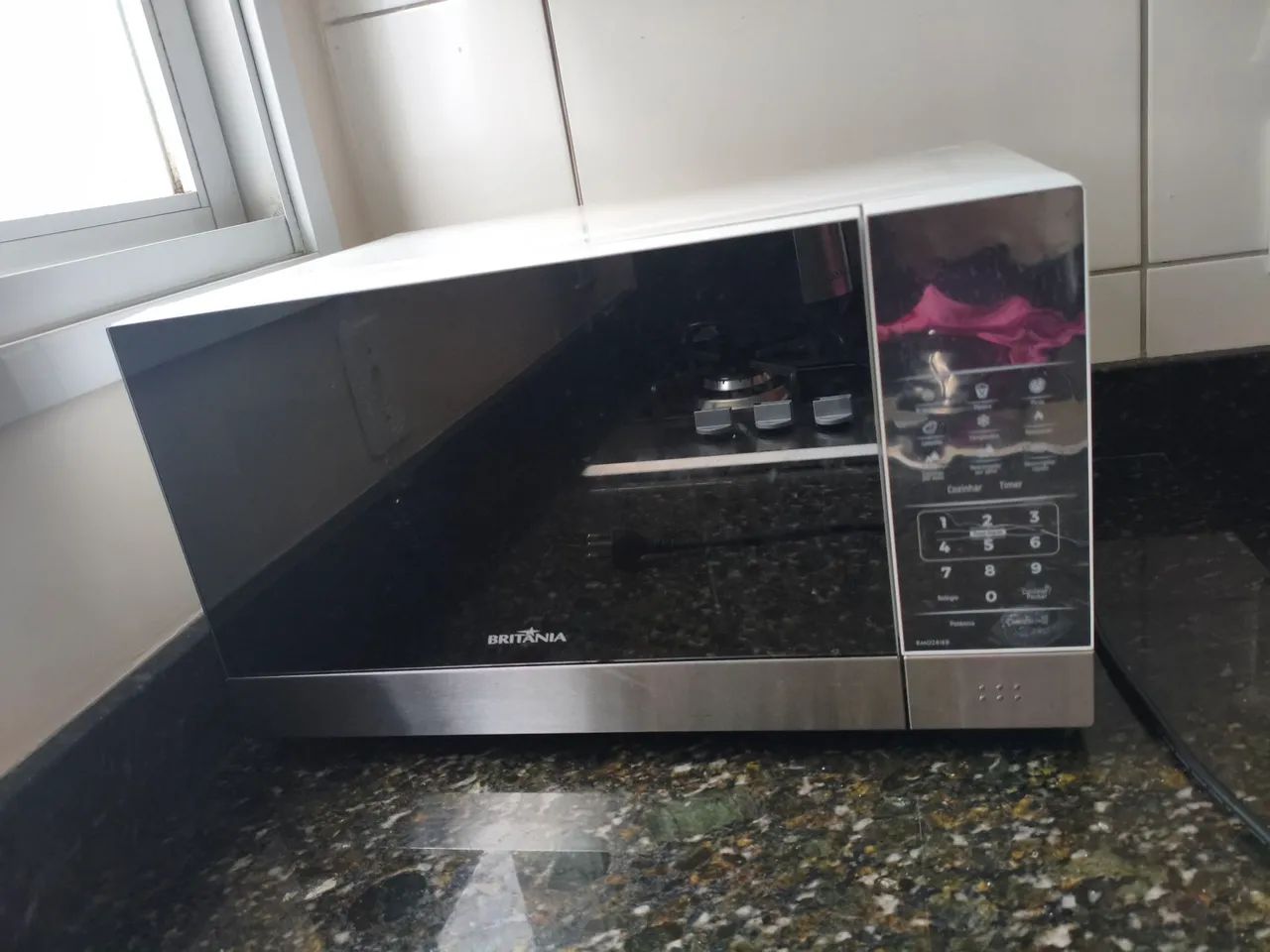 Microondas Britânia 28 litros 