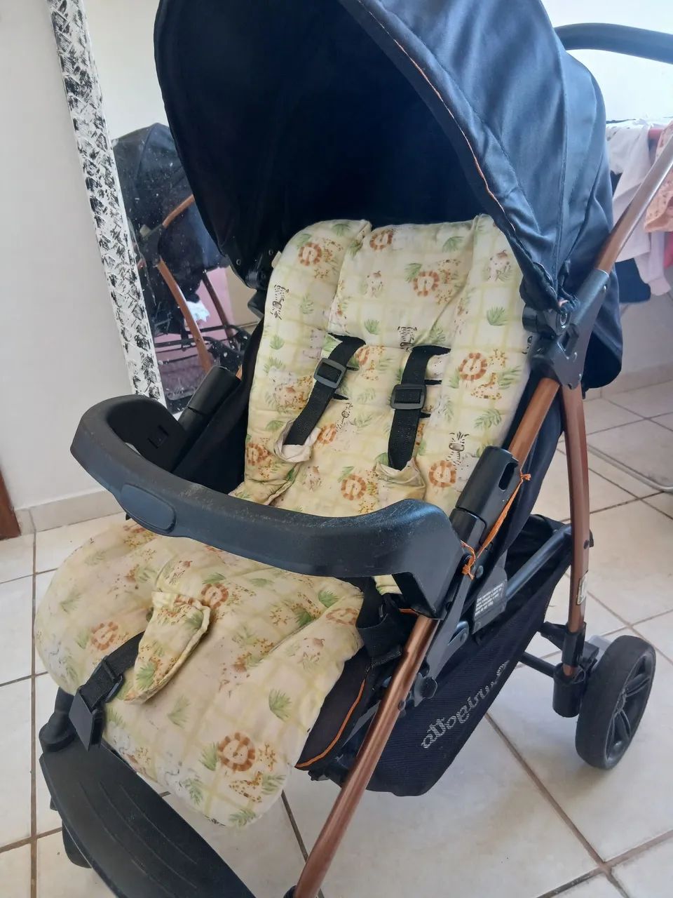 Vende-se carrinho de bebê Burigotto - Foto 4