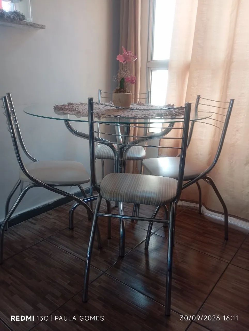 Mesa de vidro com 4 cadeiras Carraro 