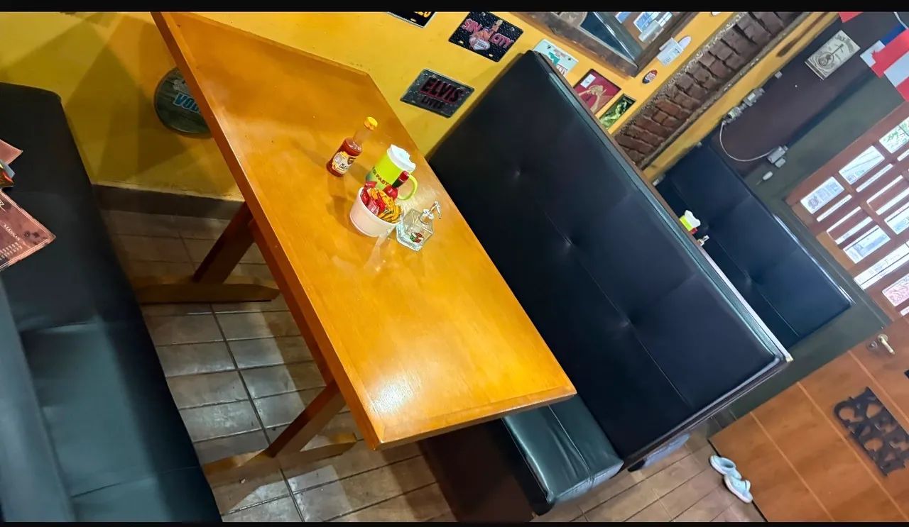 Mesa com sofá  - Foto 3