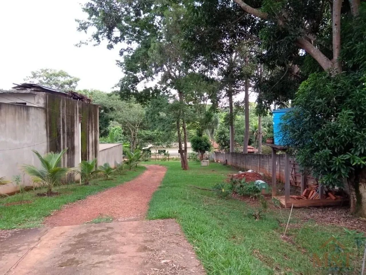 Chácara ampla no Jardim Mariliza com 2 casas