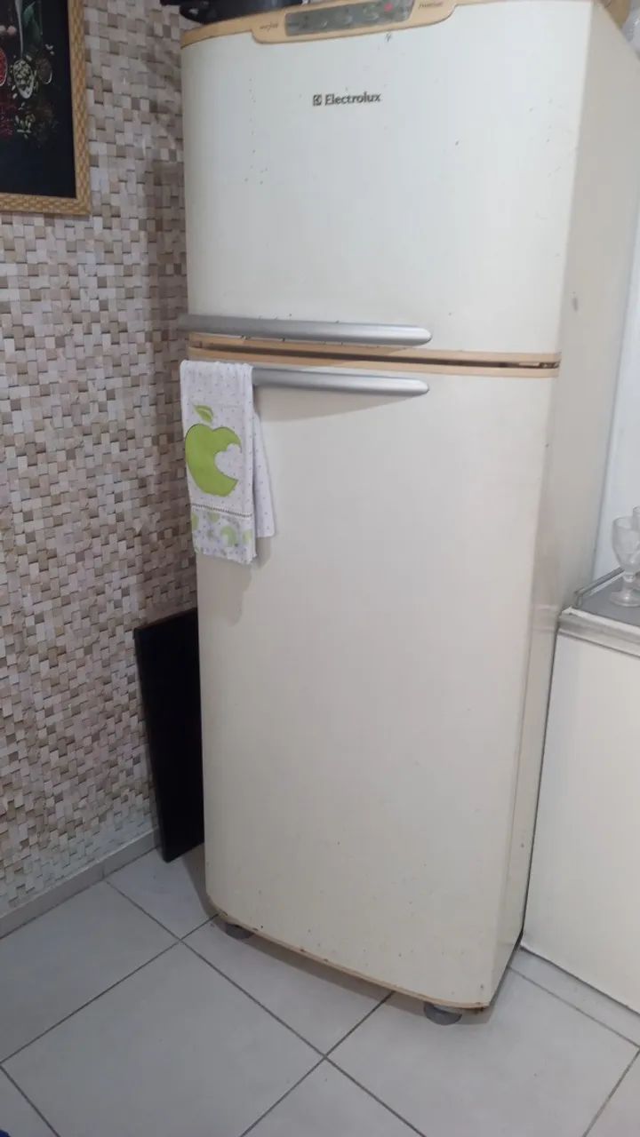 Geladeira Eletrolux funcionando bem - Foto 3