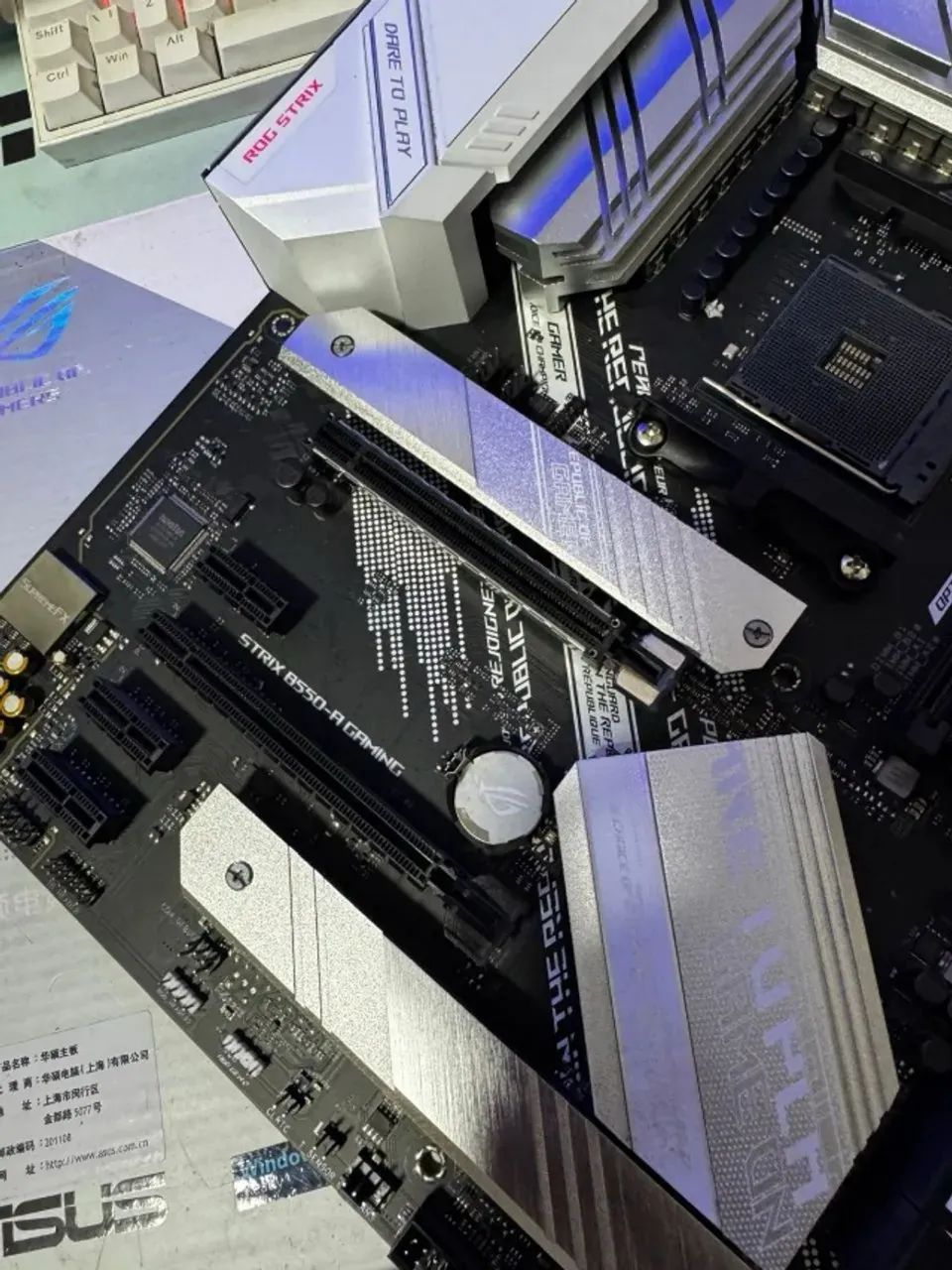 Placa Mãe ASUS ROG Strix B550-A AM4 ATX - Foto 3