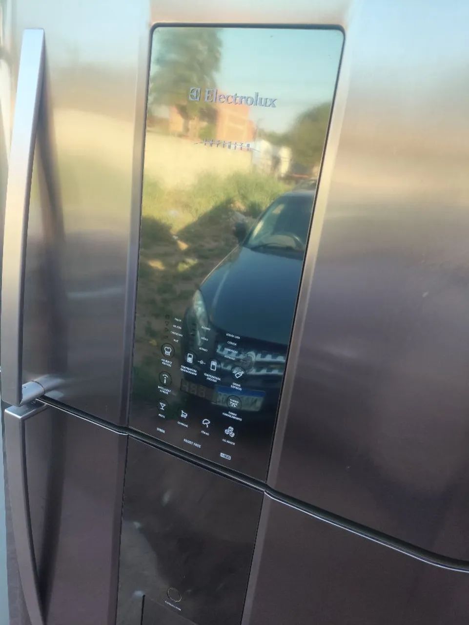 Geladeira Electrolux Frost Free INOX com painel digital 553 litros  - Foto 5