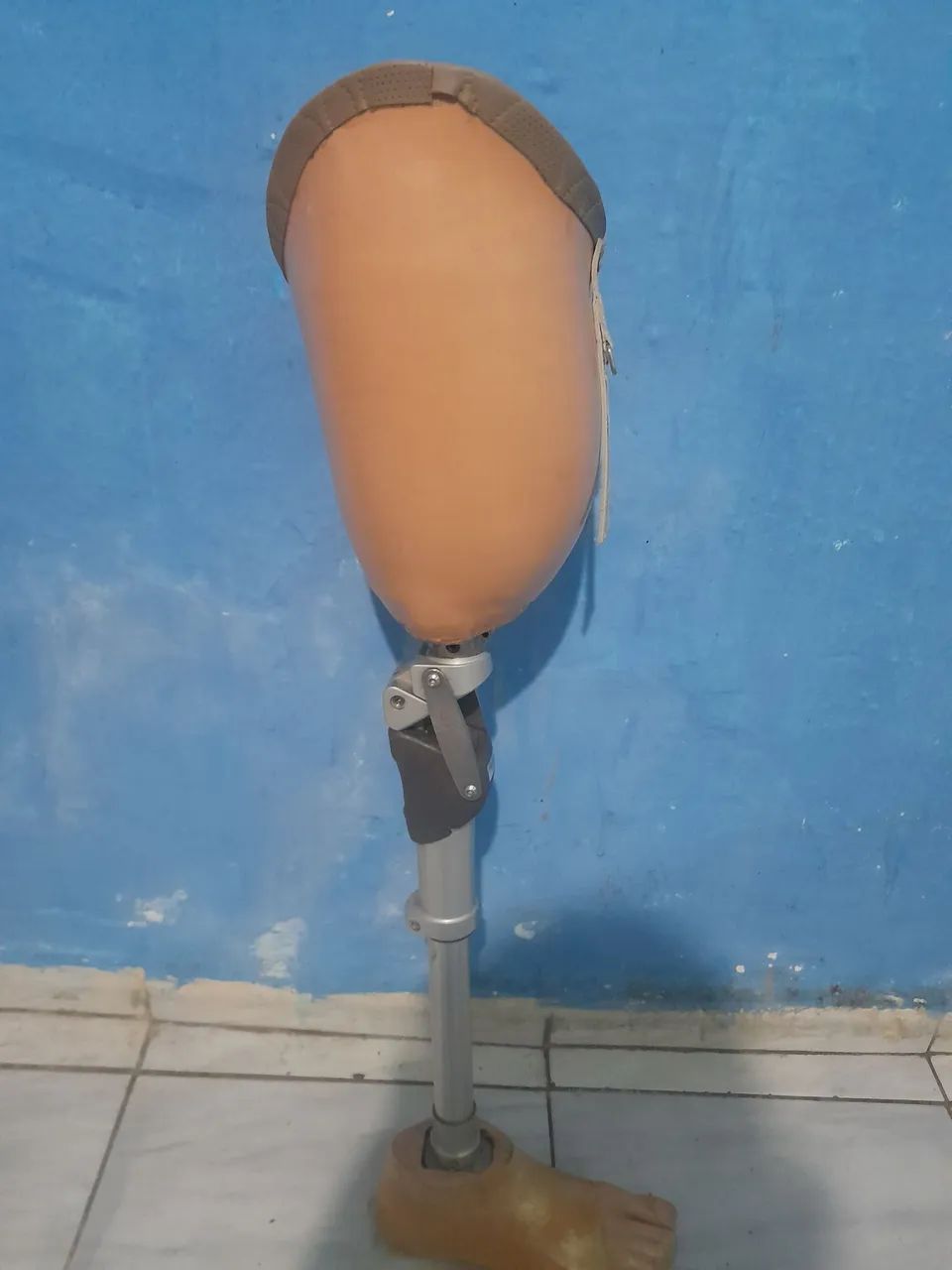 protese da perna direita - Foto 2