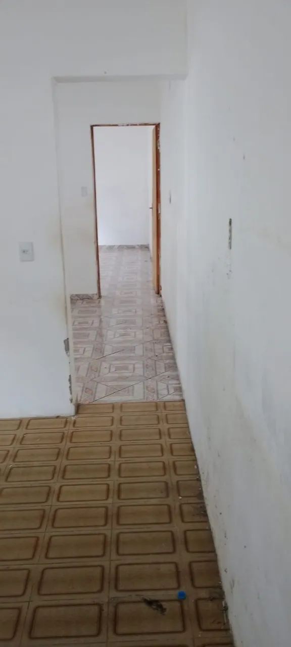 ALUGO CASA COM 2 QUARTOS, SALA, COZINHA E BANHEIRO - Foto 5