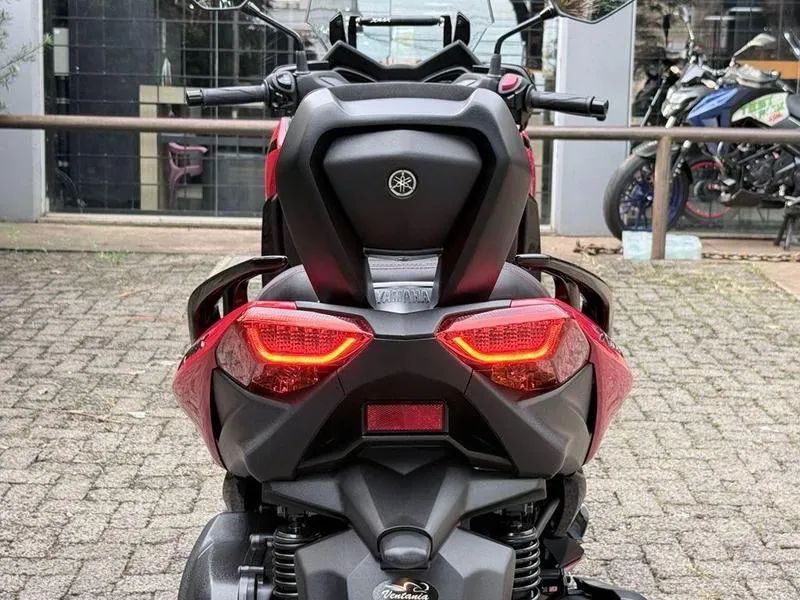 YAMAHA XMAX 2023 - Foto 2