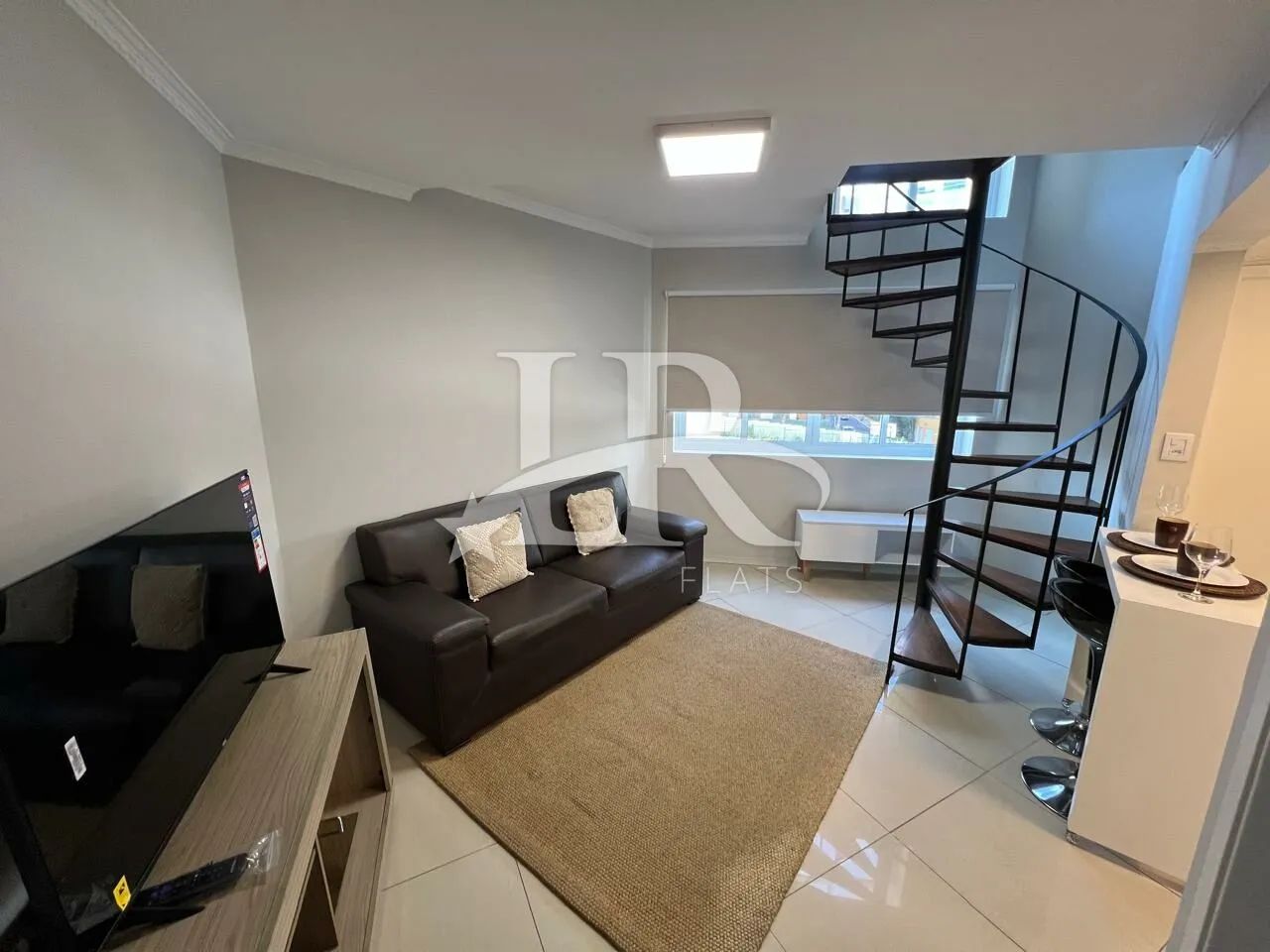 LR Flats Apartamento e Studio - Duplex mobiliado para alugar na Vila Nova Conceição.