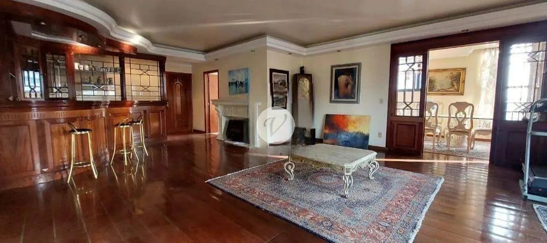 Apartamento amplo de 266 m² com 4 quartos, 3 suítes e excelente localização no Bairro Jard