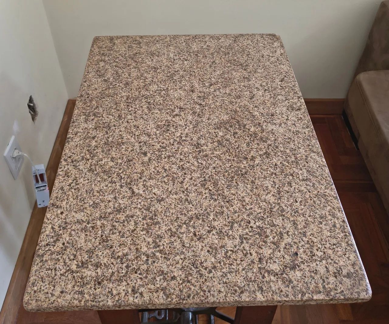 Tampo de mesa em granito bege - Foto 2