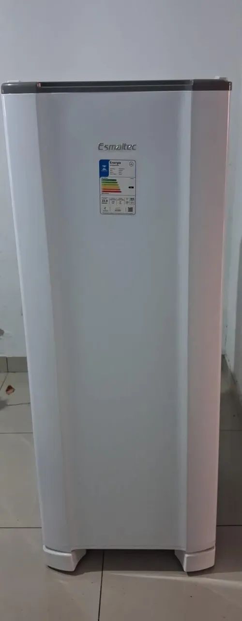 Geladeira Esmaltec
