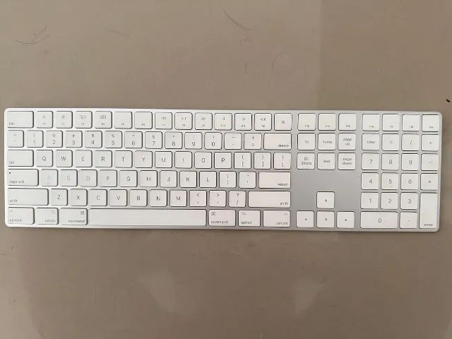 Teclado Apple Magic Keyboard Numeric A1843 Branco - DETALHE