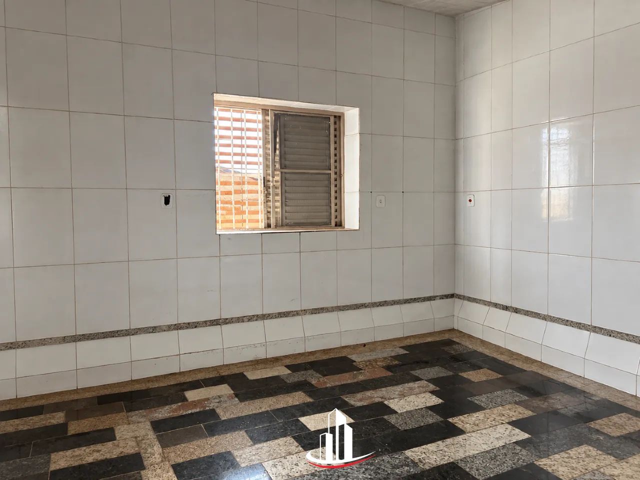 IMÓVEL COMERCIAL PARA LOCAÇÃO COM COZINHA E CÂMARA FRIA - Foto 2