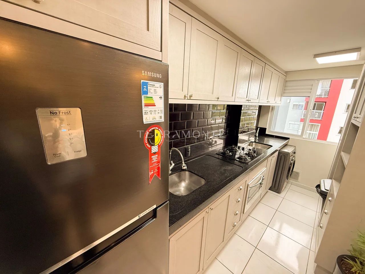 Apartamento mobiliado com elevador por R$ 350 mil - Foto 3