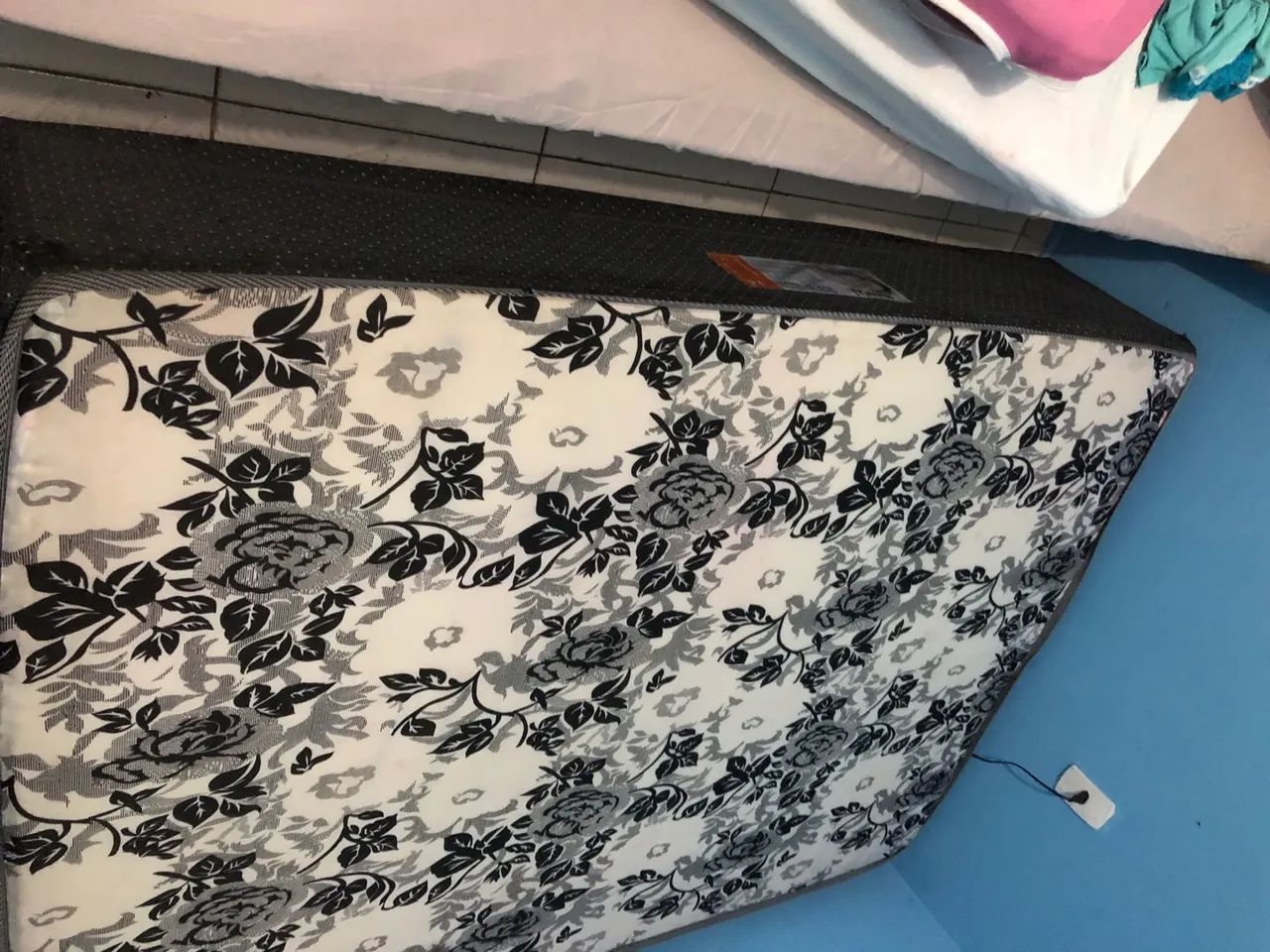 Cama de casal + colchão de brinde  - Foto 2